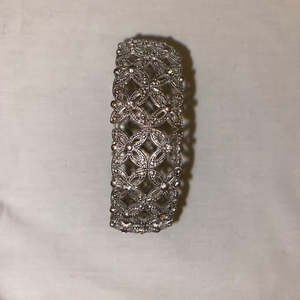 💕 4/$25 Talbots Silver Bravelet - Picture 5 of 5